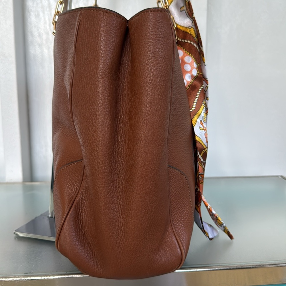 Tory Burch Bag Large Brown Leather Tote with Chain-Link Handles - Picture 6 of 17